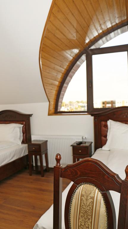 Inn Hanu Lui Gica Satu Mare